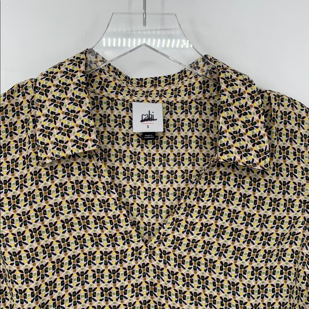 CAbi Bit map top blouse shirt sleeveless yellow geometric v-neck collar new S - Picture 3 of 5